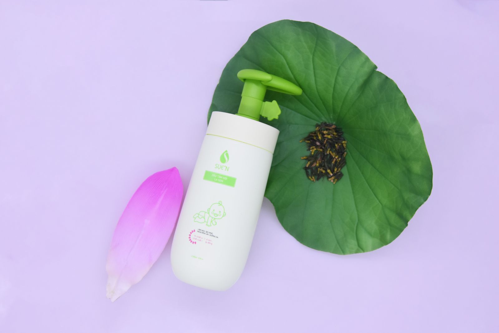 Dầu tắm gội lá sen