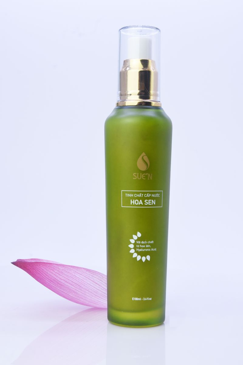 Tinh chất cấp nước hoa sen - Moisture skin toner